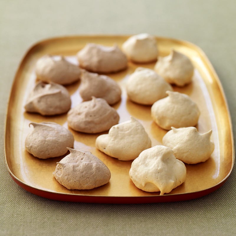 Photo of Chocolate and vanilla meringue cookies by WW