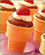 Photo of Chocolate-strawberry cupcake cones by WW