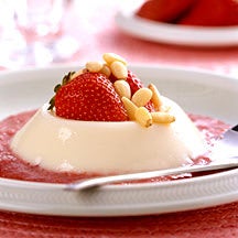Photo of Panna cotta with strawberry sauce by WW
