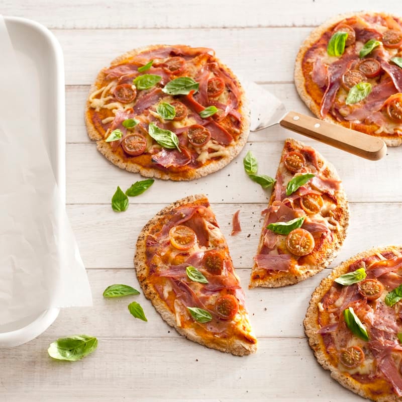Photo of Quick proscuitto and rocket pizzas by WW