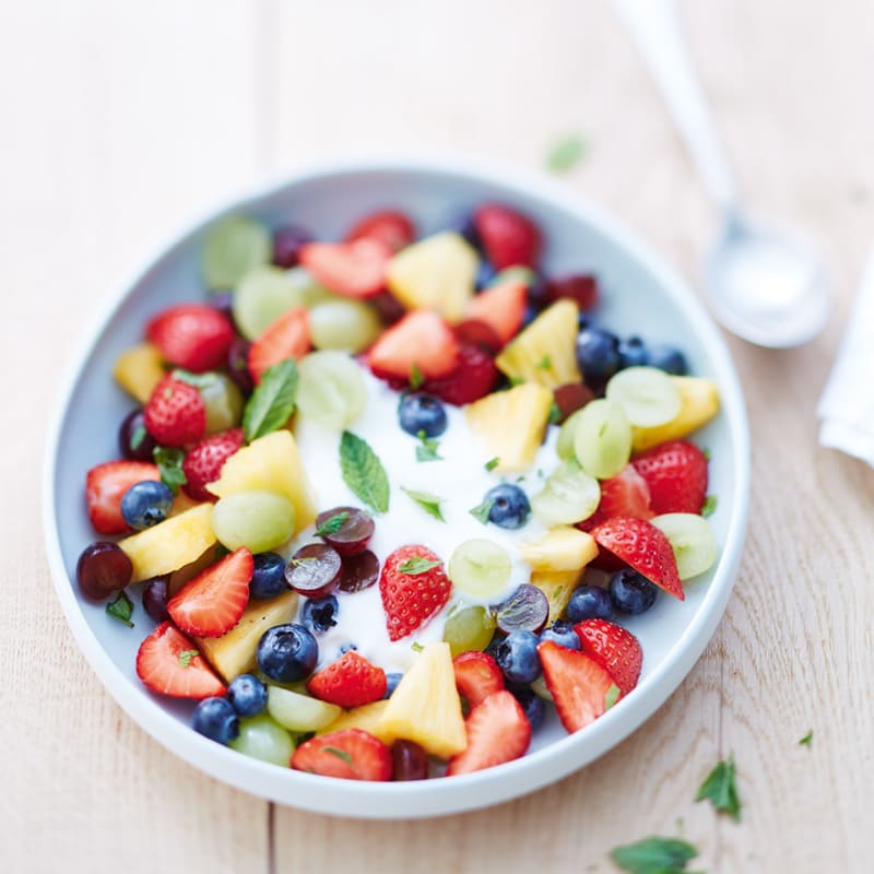 Foto van Kleurrijke fruitsalade met yoghurt door WW