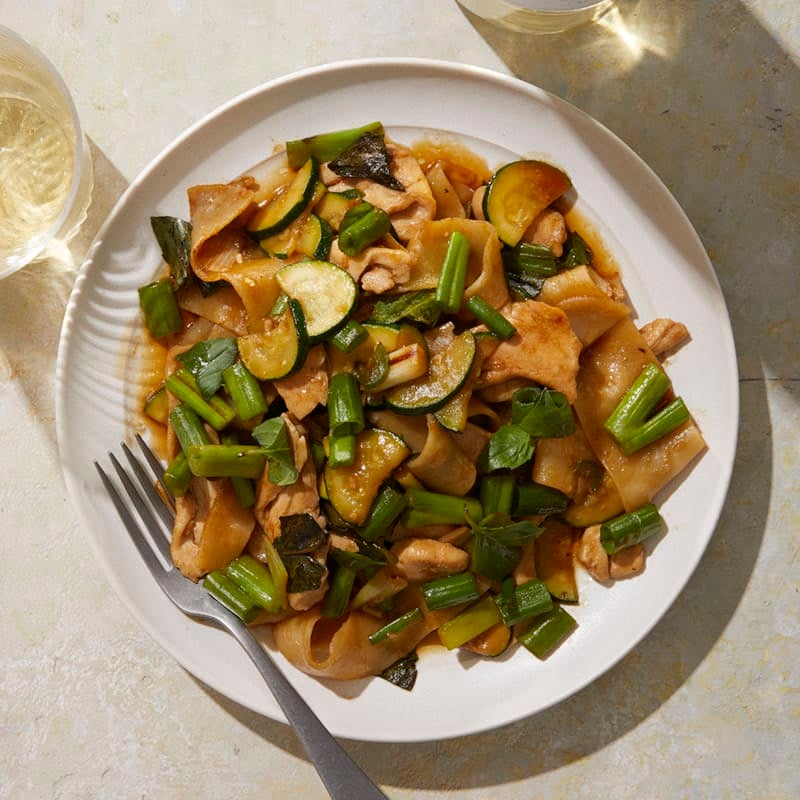 Photo of Drunken noodles with chicken by WW