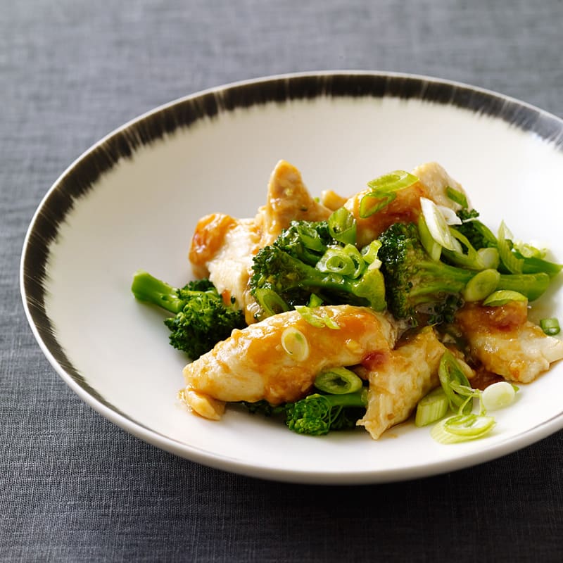 Photo of Garlicky Chicken and Broccoli by WW