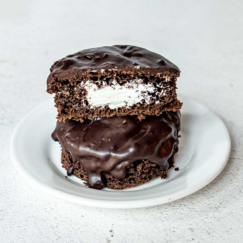 Photo of Cream-filled chocolate cakes by WW