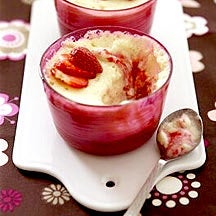Foto van Aardbeien-vanille ijs met pistachenoten door WW