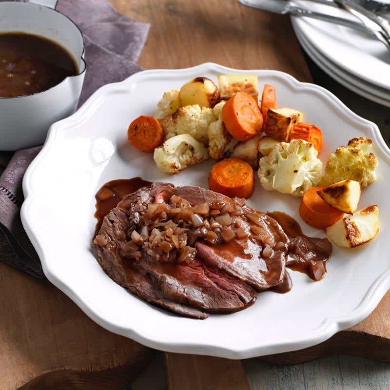 Photo of Roast beef and vegetables with red wine sauce by WW