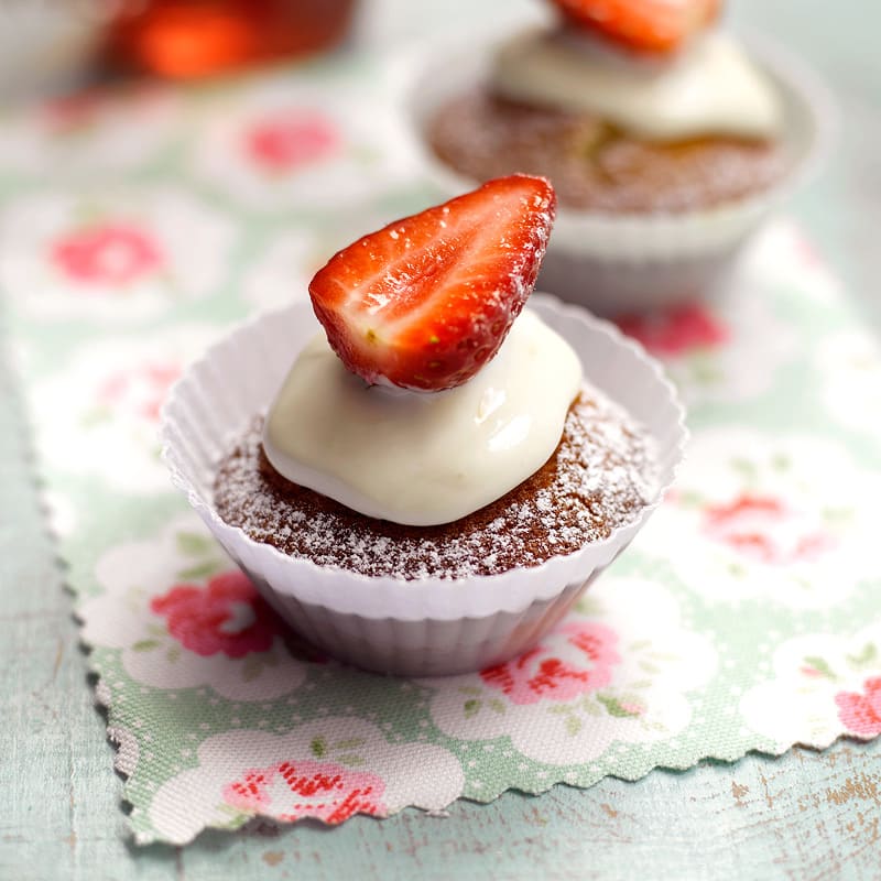 Photo of Strawberry & lemon cupcakes by WW