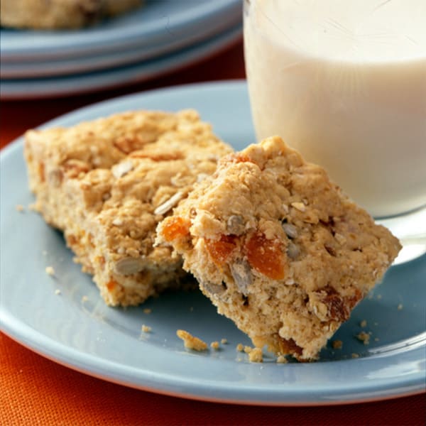 Photo of Oat and Apricot Breakfast Bars by WW
