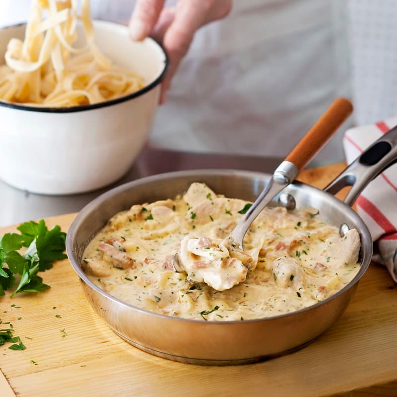 Photo of Creamy chicken and bacon fettuccine by WW