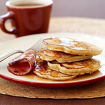 Photo de/du Pancakes complets au sirop d’érable et au bacon par WW