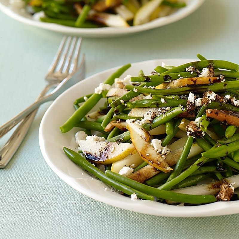 Photo of Haricot vert, pear and goat cheese salad by WW