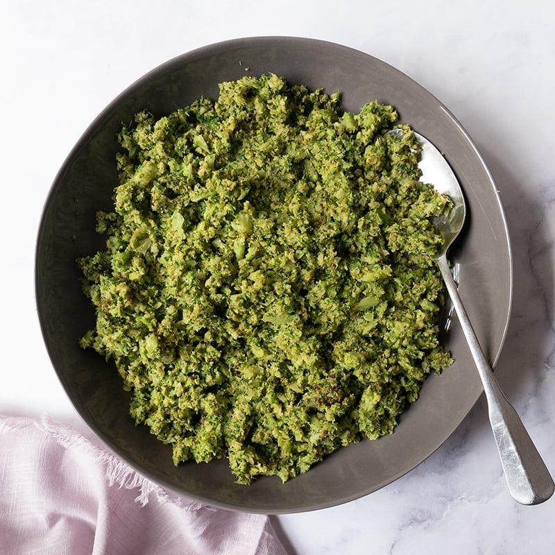 Cheesy vegan broccoli rice