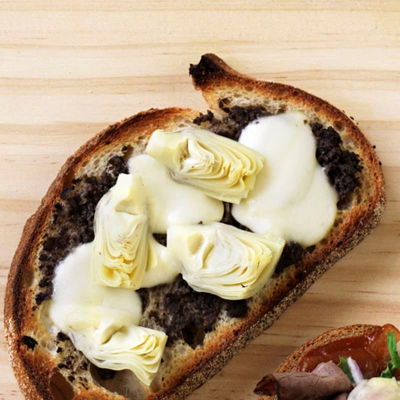 Photo of Tapenade, artichoke and bocconcini toast by WW