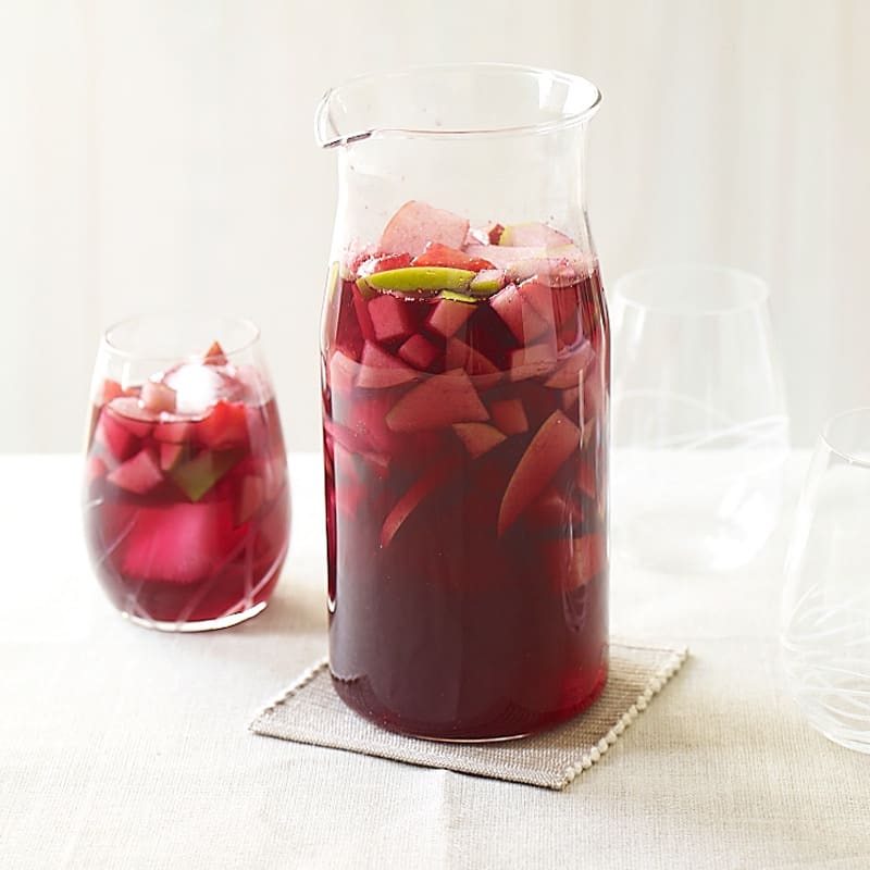 Photo of Sangria with strawberries and apples by WW