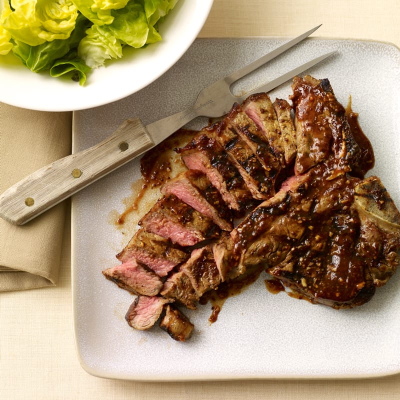Photo of Grilled t-bone steak with easy barbecue sauce by WW