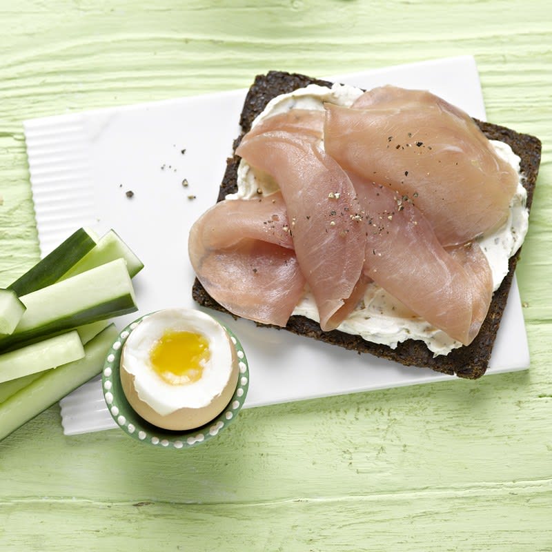 Foto van Sandwich met ham en een gekookt eitje door WW