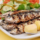  Grilled whole fish